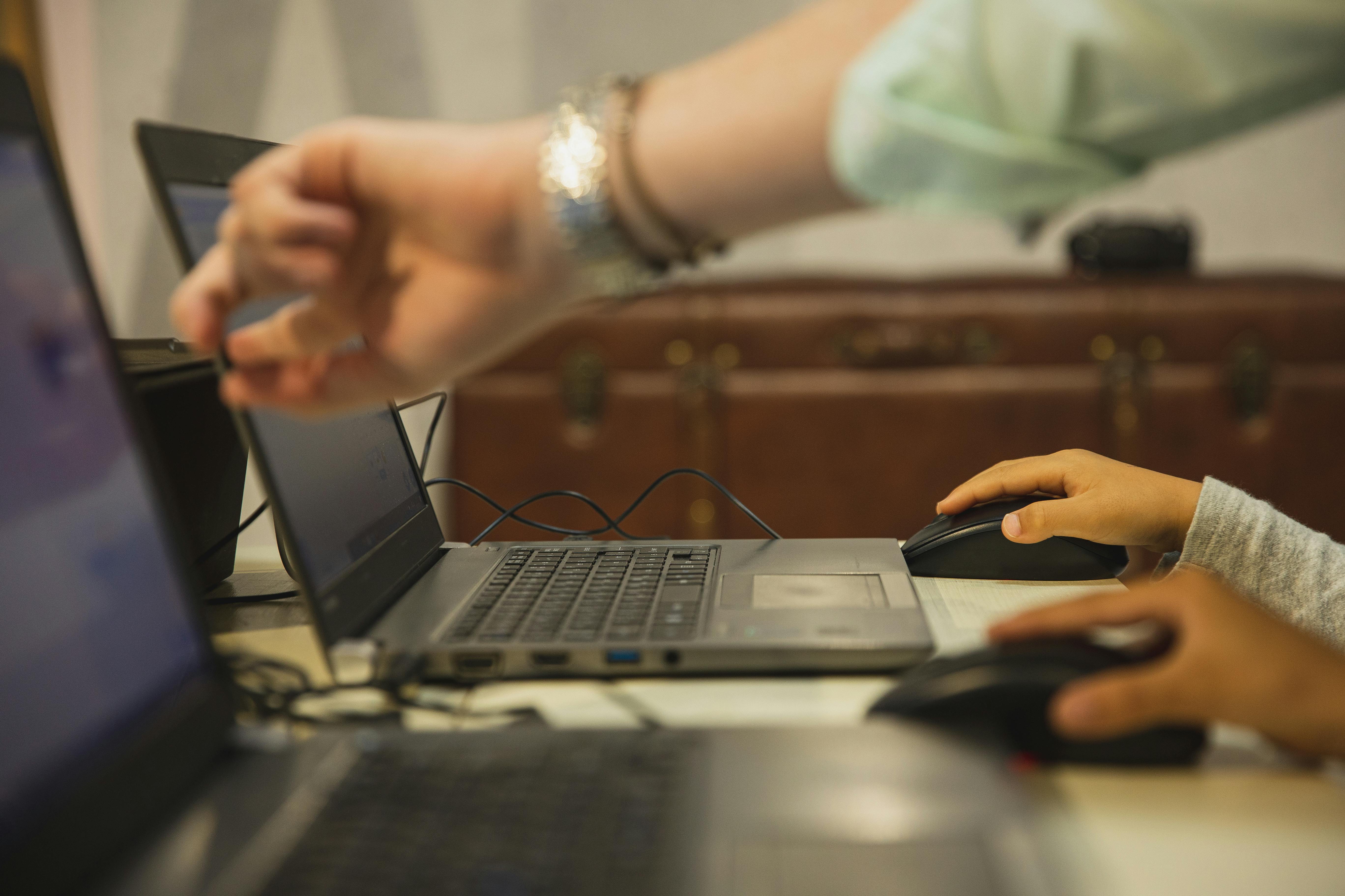 Patient one-on-one computer help and tech support